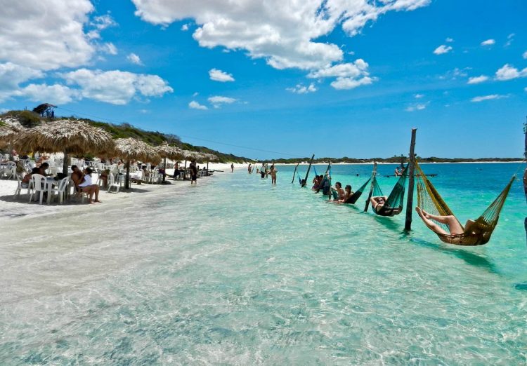 Descubra as 5 melhores praias do Nordeste brasileiro para visitar no verão